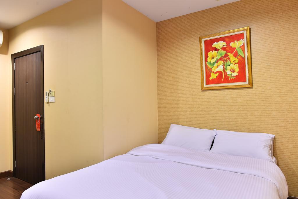 Take A Rest Hotel 방콕 객실 사진