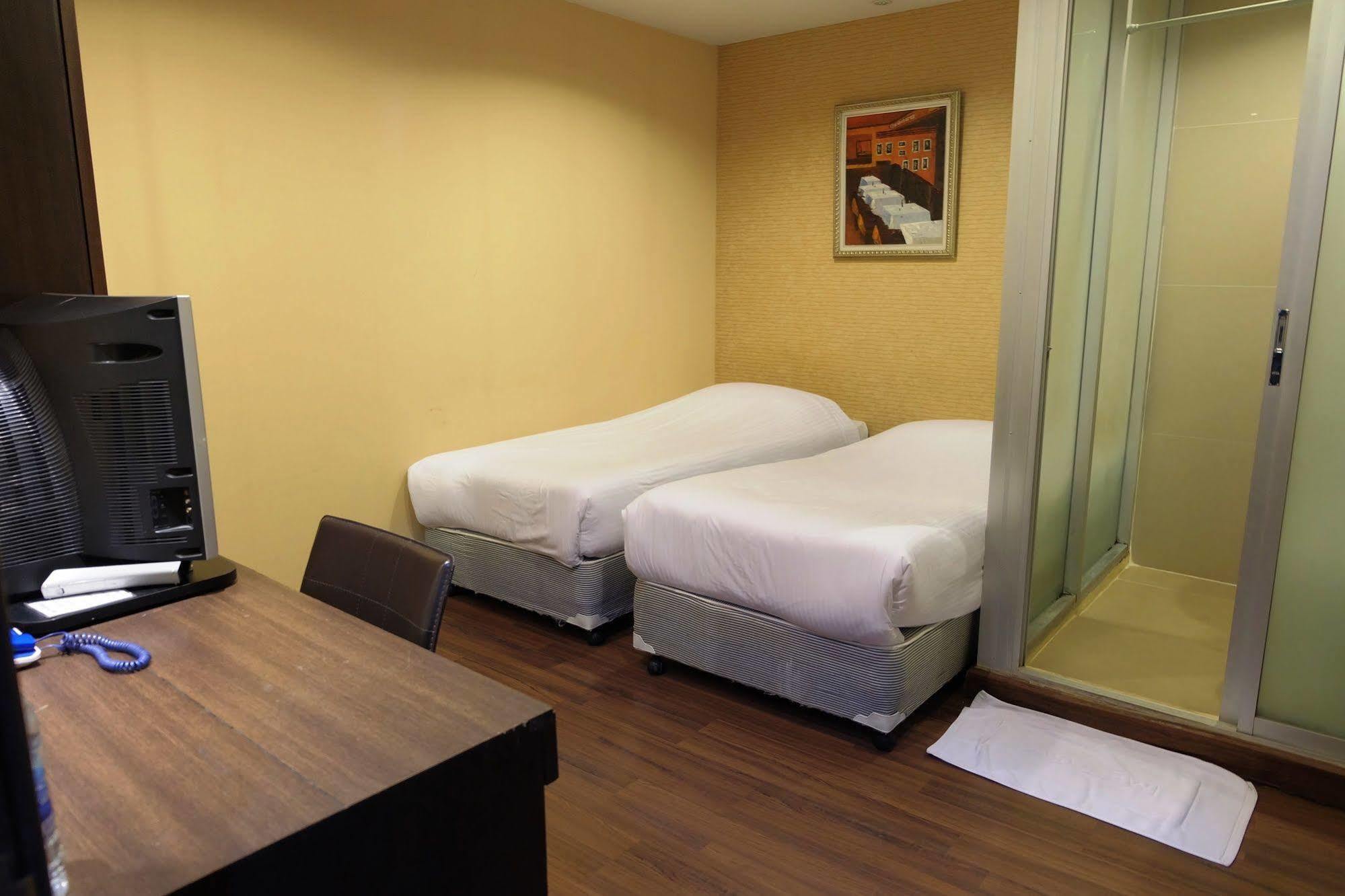 Take A Rest Hotel 방콕 외부 사진