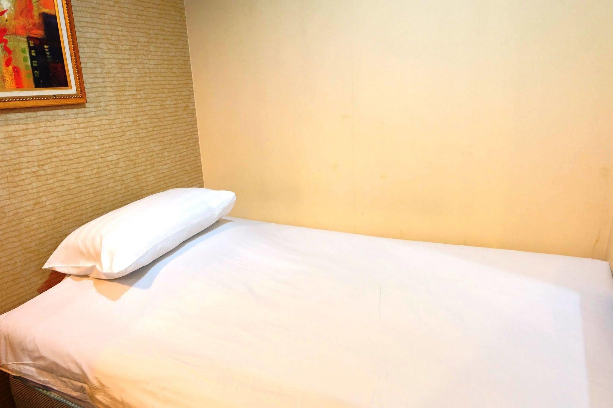 Take A Rest Hotel 방콕 외부 사진