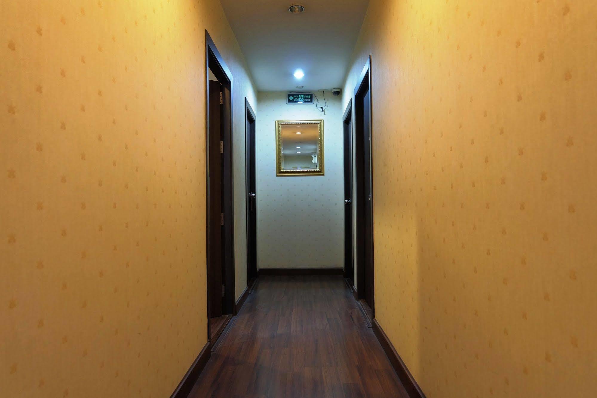 Take A Rest Hotel 방콕 외부 사진
